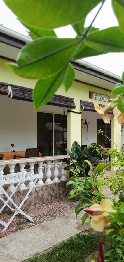 Pension Hibiscus La Digue Exterior photo