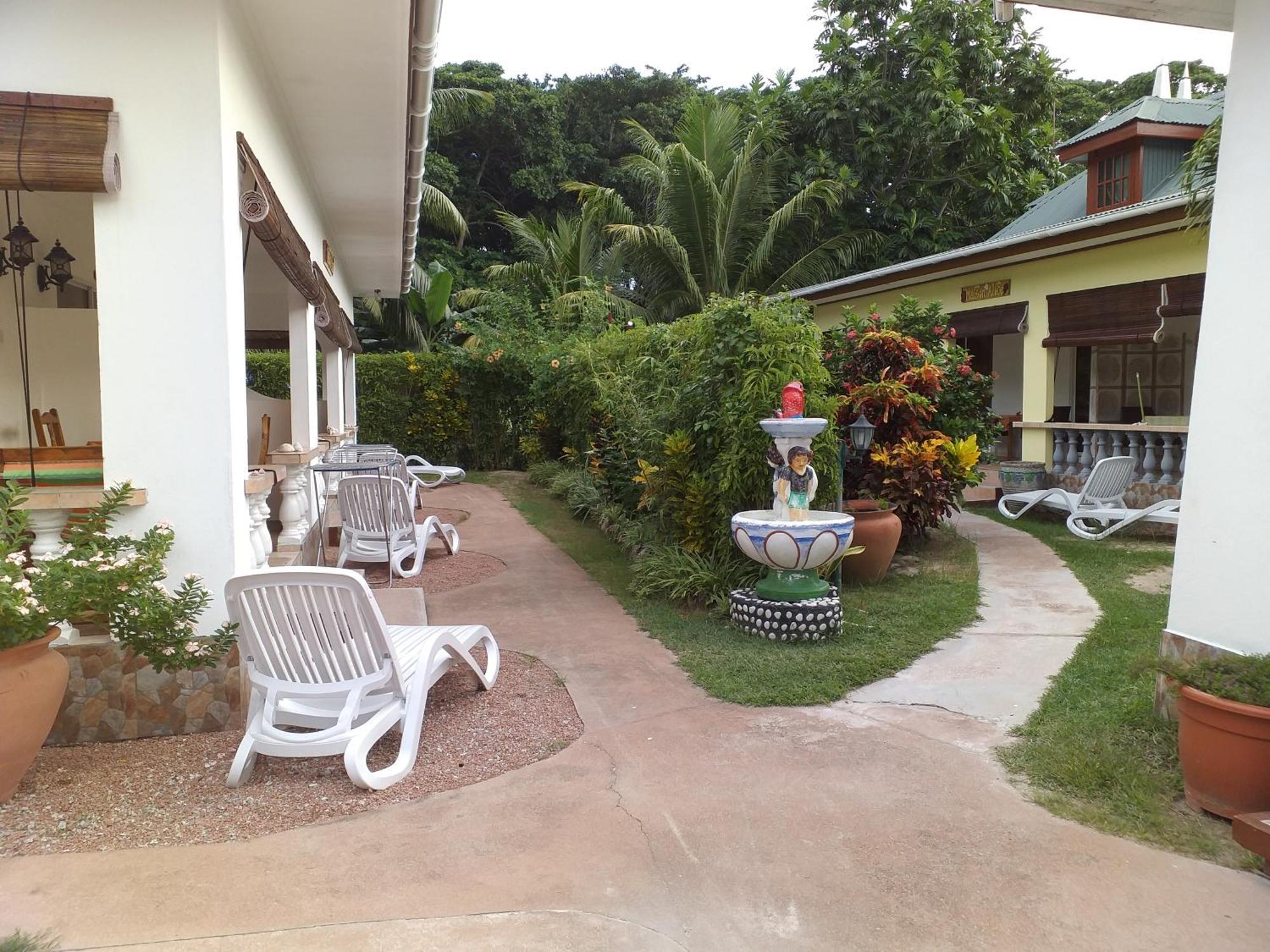 Pension Hibiscus La Digue Exterior photo