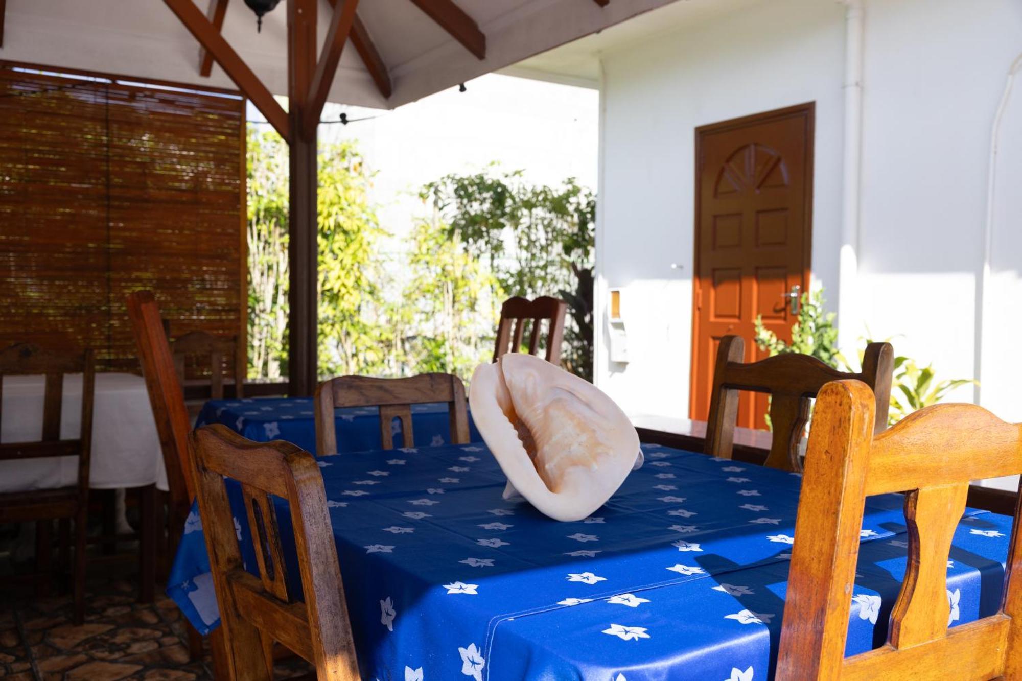 Pension Hibiscus La Digue Exterior photo