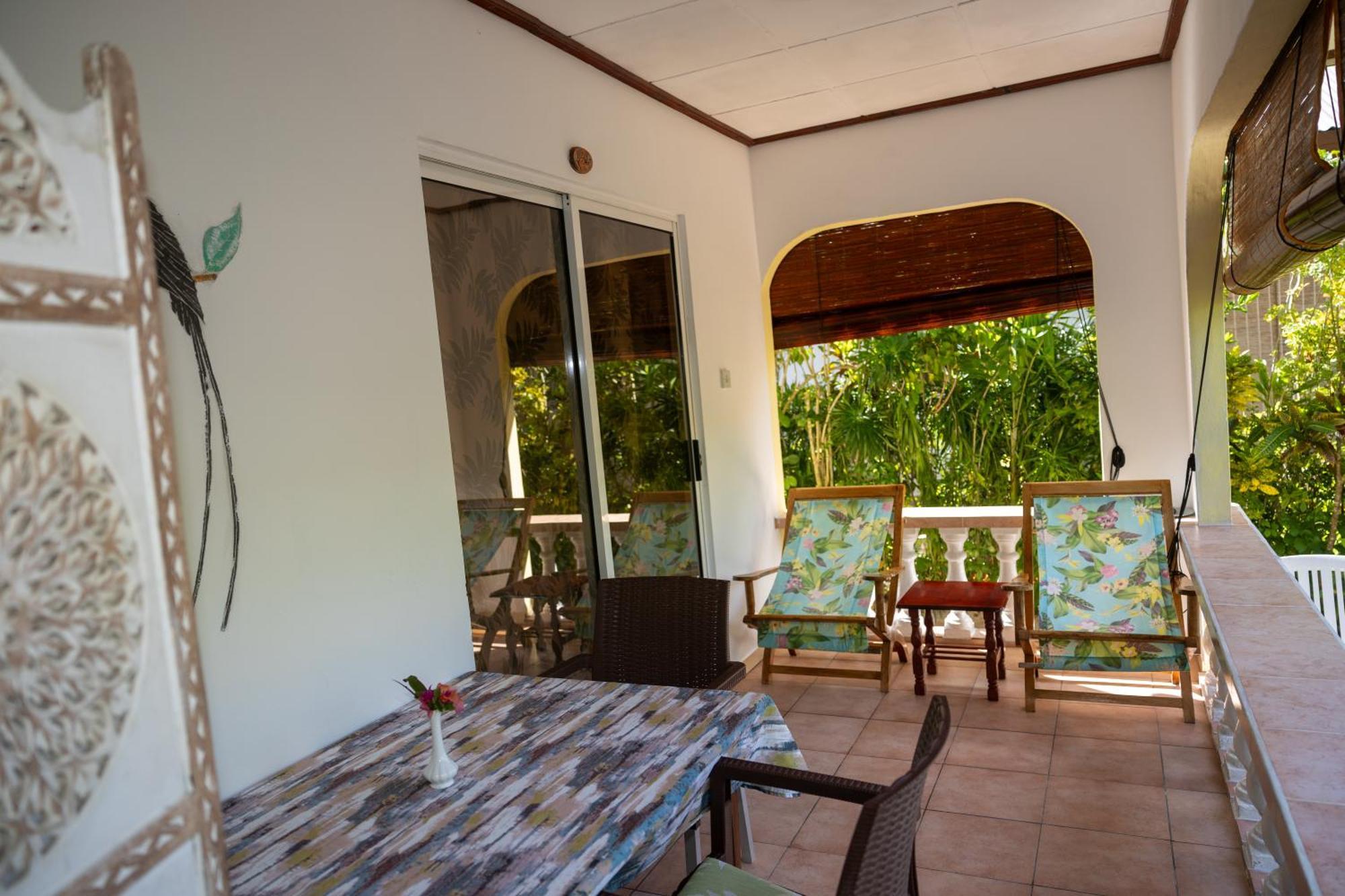 Pension Hibiscus La Digue Exterior photo